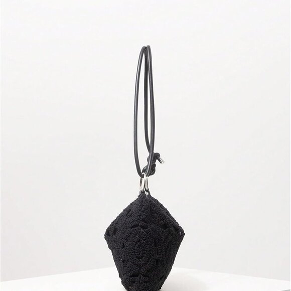 Fashion-Forward 3D Flower Clutch Bag - Adjustable Shoulder Style, Black - Picture 4 of 6